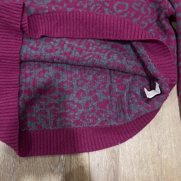 Free People Cool Cat Purple Leopard Print Oversized Drop Shoulder Sweater Size S - Picture 6 of 8